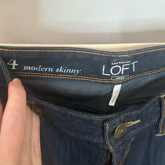 EUC Ann Taylor LOFT modern skinny moto style jeans size 27/4 - Picture 2 of 5